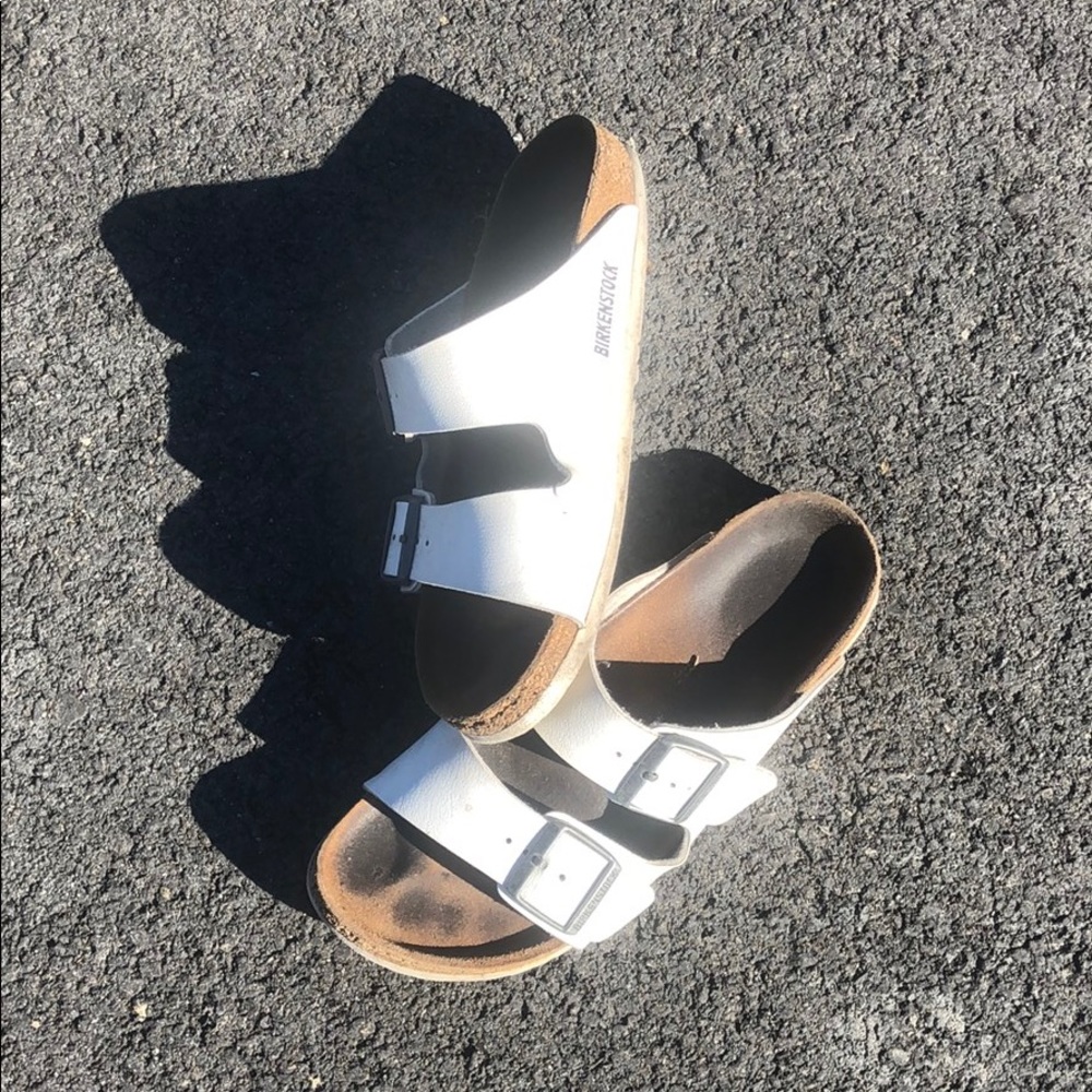 birkenstocks🌻send an offer